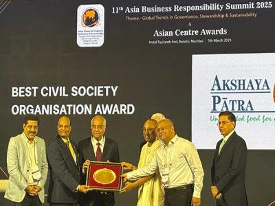 Akshaya Patra receives the Best Civil Society Organisation Award