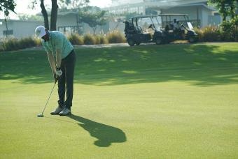 Getting ready for a perfect putt