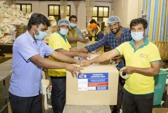 They also ensure that the boxes are secured to avoid spillage.