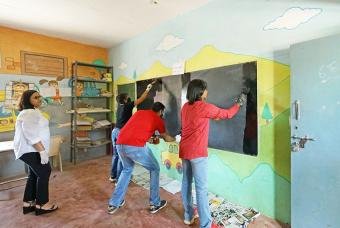 Cargill and Akshaya Patra volunteers work together as one team to set a New Asia Book of Records.